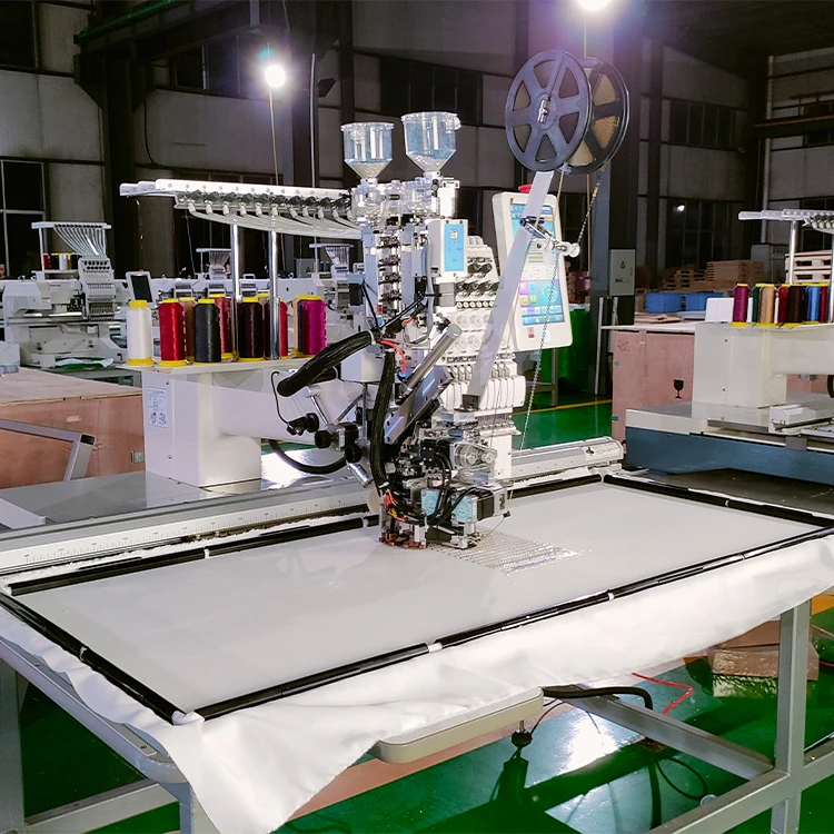 Borduurmachine met Easy Sequin-apparaat